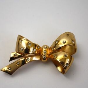 Vintage Coro Gold and rhinestone BOW Brooch Pin